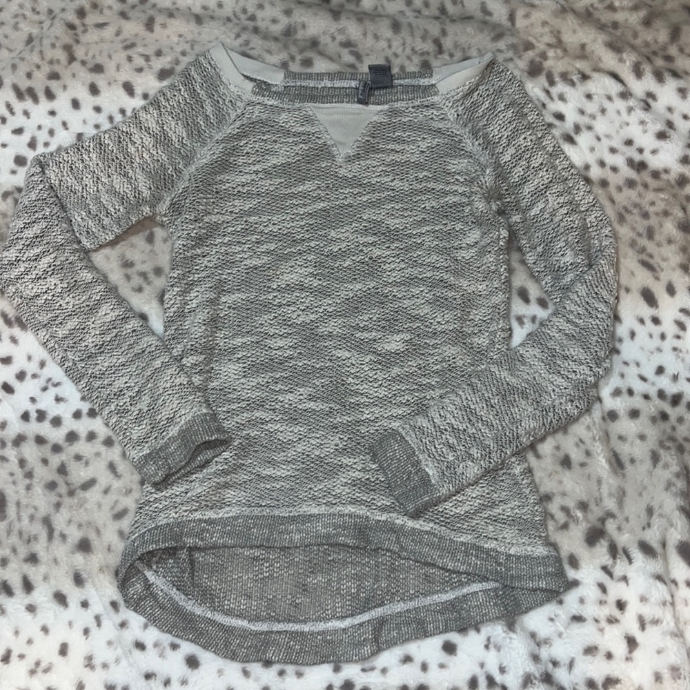 cute gray/white sweater